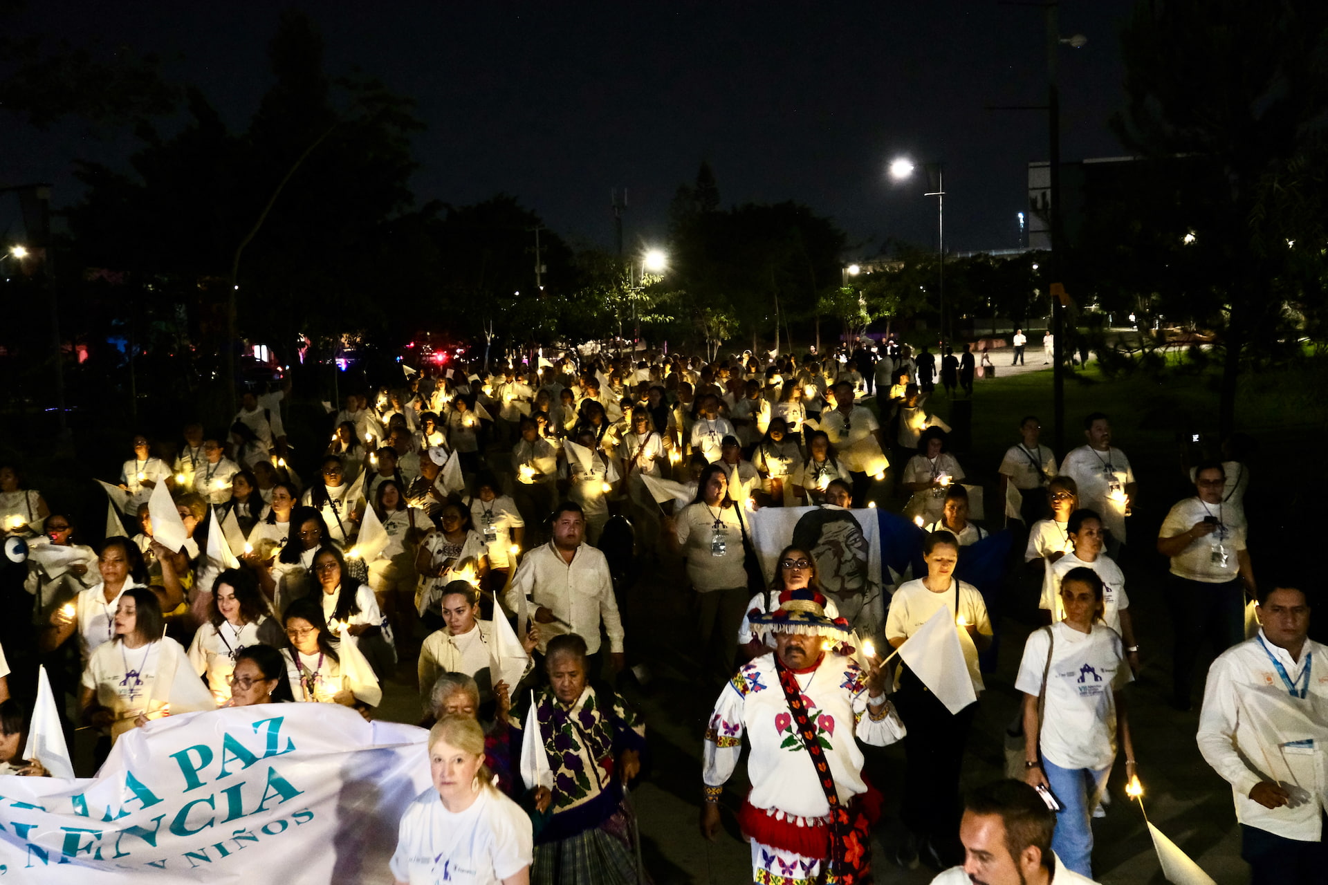 ZAPOPAN SE TIÑE DE BLANCO POR LA PAZ: MÁS DE 600 PERSONAS ALZAN LA VOZ CONTRA LA VIOLENCIA DE GÉNERO